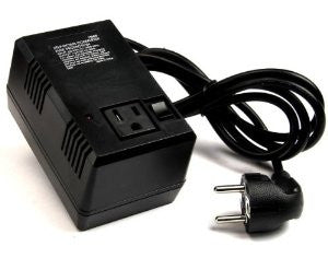 VCT VTM-150GS - Deluxe 220/240V Step Down Travel Voltage Converter To Use USA Products in Europe & Asia - Good For Laptops & Chargers etc